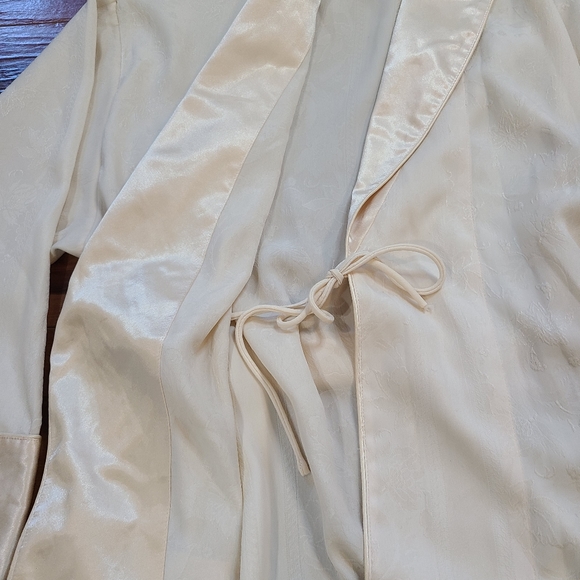 Vtg Victoria Secret Gold Label Satin Modest Tie Floral Cream Robe Womens P(XS)/S - Picture 7 of 11